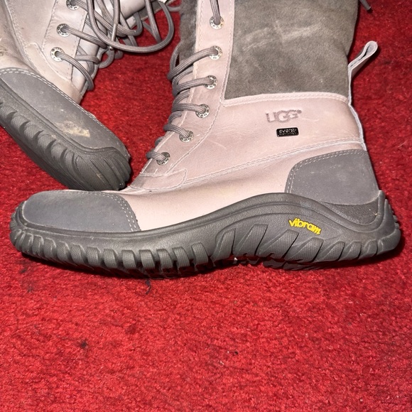 COPY - Ugg Adirondack snowboots - Picture 5 of 5